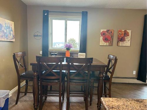 301-4722 44 Street, Sylvan Lake, AB - Indoor Photo Showing Dining Room
