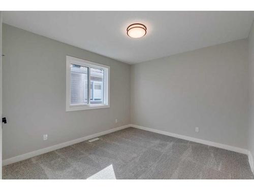 847 Bayview Terrace Sw, Airdrie, AB - Indoor Photo Showing Other Room