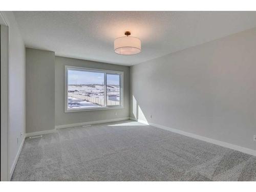 847 Bayview Terrace Sw, Airdrie, AB - Indoor Photo Showing Other Room