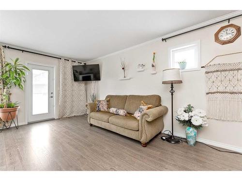 160 Lindman Avenue, Red Deer, AB - Indoor Photo Showing Living Room