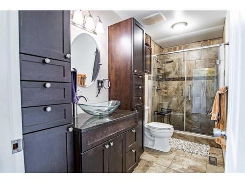 5403 49 Avenue, Alix, AB - Indoor Photo Showing Bathroom