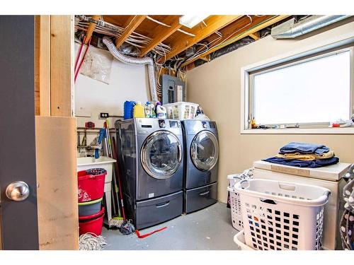 5403 49 Avenue, Alix, AB - Indoor Photo Showing Laundry Room