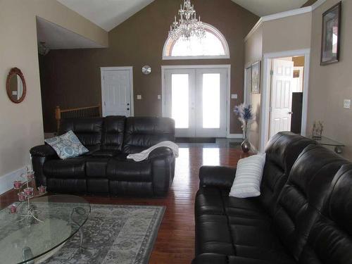 162 Hopegood Drive, Anzac, AB - Indoor Photo Showing Living Room