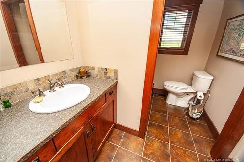 37473 Range Road 223, Rural Red Deer County, AB - Indoor Photo Showing Bathroom