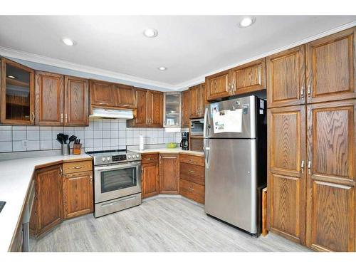 3408 50 Avenue, Innisfail, AB - Indoor Photo Showing Kitchen