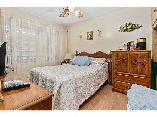 47159 833 Highway, Rural Camrose County, AB - Indoor Photo Showing Bedroom