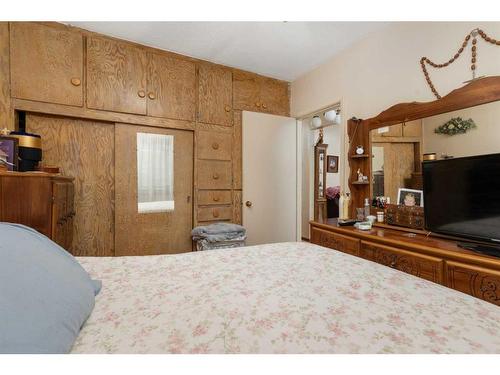 47159 833 Highway, Rural Camrose County, AB - Indoor Photo Showing Bedroom