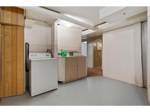 47159 833 Highway, Rural Camrose County, AB - Indoor Photo Showing Laundry Room