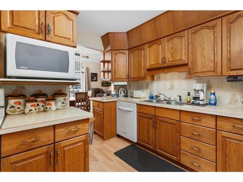 47159 833 Highway, Rural Camrose County, AB - Indoor Photo Showing Kitchen With Double Sink