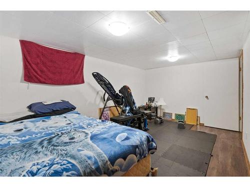 4936 49 Street, Hardisty, AB - Indoor Photo Showing Bedroom