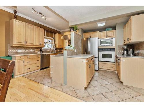 5804 44 Avenue, Red Deer, AB - Indoor Photo Showing Kitchen