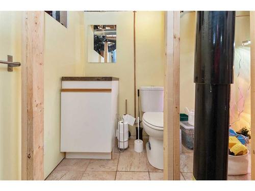 5804 44 Avenue, Red Deer, AB - Indoor Photo Showing Bathroom