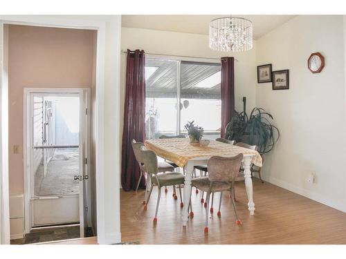 4801 49 Avenue, Forestburg, AB - Indoor Photo Showing Dining Room