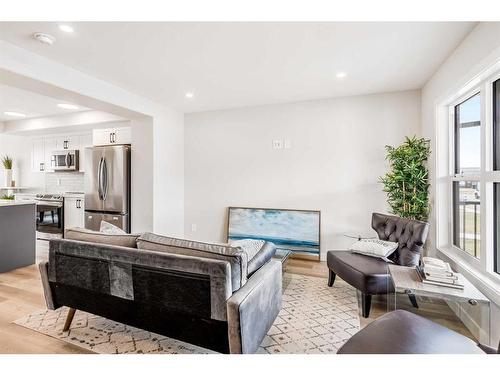 30 Valmont Street, Blackfalds, AB - Indoor Photo Showing Living Room