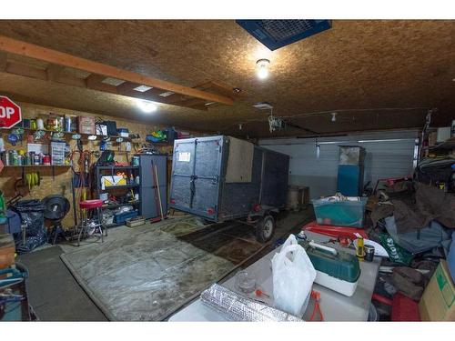 4015 57 Street, Stettler, AB - Indoor Photo Showing Garage