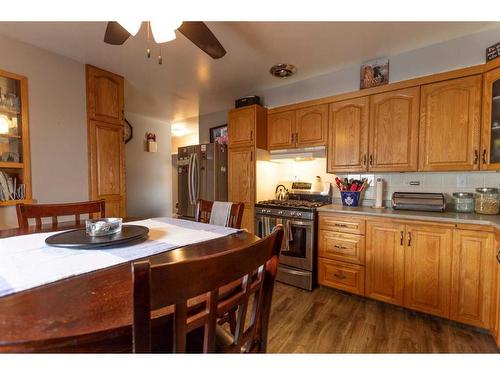 4015 57 Street, Stettler, AB - Indoor Photo Showing Kitchen