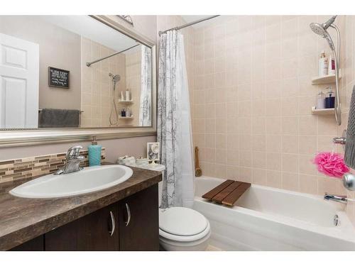 3613 Caledonia Drive, Leduc, AB - Indoor Photo Showing Bathroom