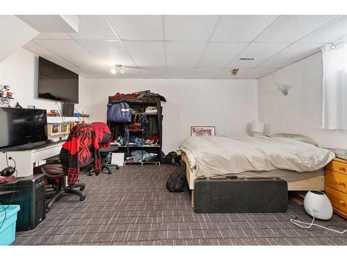 3613 Caledonia Drive, Leduc, AB - Indoor Photo Showing Bedroom
