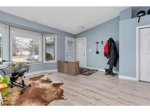 3613 Caledonia Drive, Leduc, AB - Indoor Photo Showing Living Room