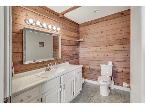 205 Wedgewood Lane, Rural Red Deer County, AB - Indoor Photo Showing Bathroom