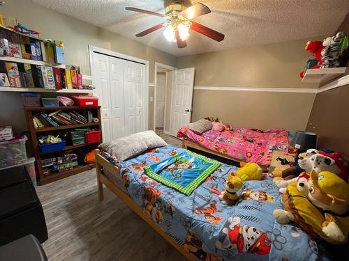 20-262065 Township Rd 422, Rural Ponoka County, AB - Indoor Photo Showing Bedroom