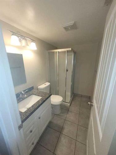 4415 48 Avenue, Sylvan Lake, AB - Indoor Photo Showing Bathroom