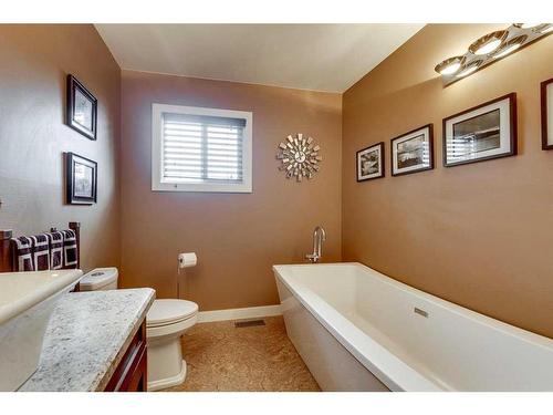 39016 Range Road 251, Rural Lacombe County, AB - Indoor Photo Showing Bathroom