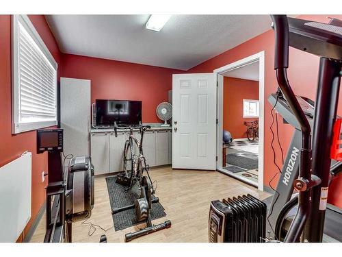 39016 Range Road 251, Rural Lacombe County, AB - Indoor Photo Showing Gym Room