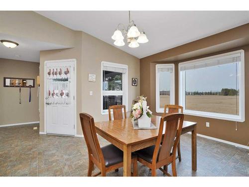 5329 Drader Crescent, Rimbey, AB - Indoor Photo Showing Dining Room