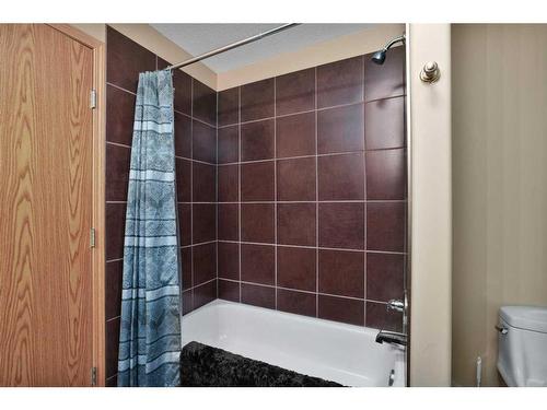 5329 Drader Crescent, Rimbey, AB - Indoor Photo Showing Bathroom