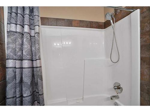 5329 Drader Crescent, Rimbey, AB - Indoor Photo Showing Bathroom