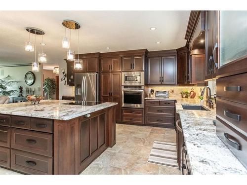 38212 Range Road 252, Rural Lacombe County, AB - Indoor Photo Showing Kitchen With Upgraded Kitchen