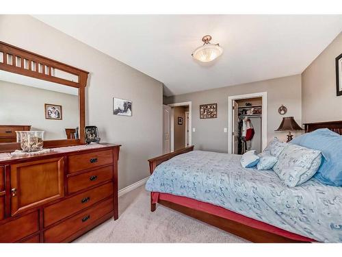 6405 53 Avenue Close, Ponoka, AB - Indoor Photo Showing Bedroom