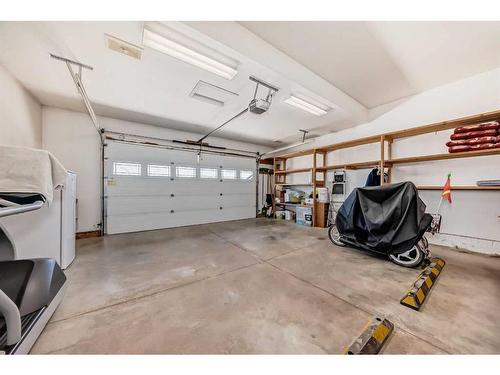 6405 53 Avenue Close, Ponoka, AB - Indoor Photo Showing Garage