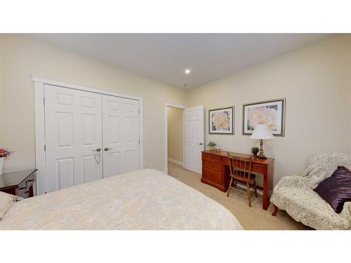 5705 54 Avenue, Stettler, AB - Indoor Photo Showing Bedroom