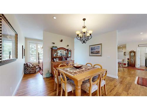 5705 54 Avenue, Stettler, AB - Indoor Photo Showing Dining Room