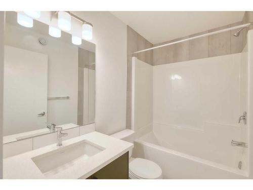 259 Heritage Heights, Cochrane, AB - Indoor Photo Showing Bathroom