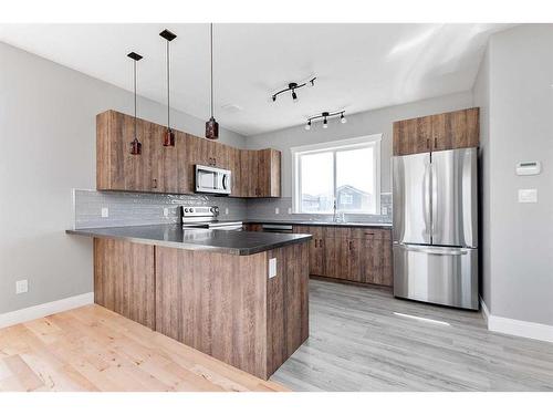 304 Timothy Drive, Red Deer, AB - Indoor Photo Showing Kitchen With Upgraded Kitchen
