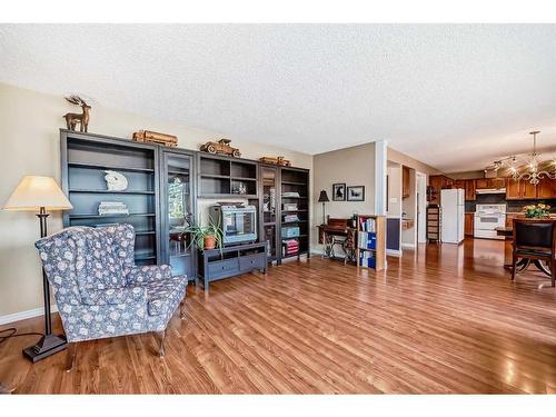 260 Burton Road, Edmonton, AB - Indoor Photo Showing Living Room