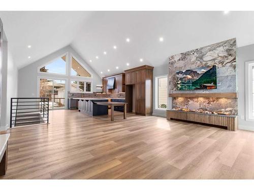 25 Morris Avenue, Red Deer, AB - Indoor Photo Showing Living Room