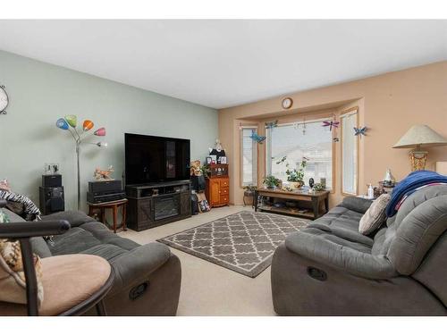4519 55 Avenue, Tofield, AB - Indoor Photo Showing Living Room