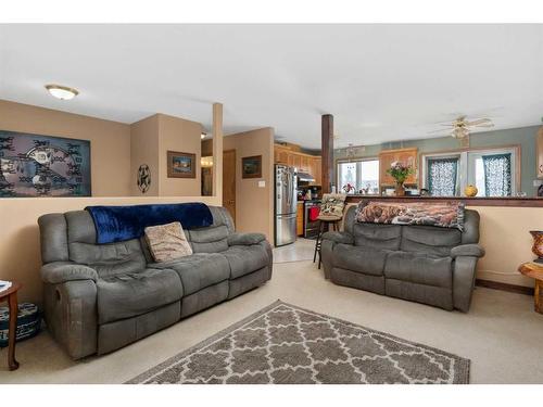4519 55 Avenue, Tofield, AB - Indoor Photo Showing Living Room