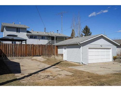 4923 47 Street, Hardisty, AB - Outdoor With Exterior