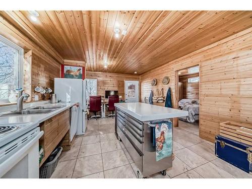 3910 46 Street, Ponoka, AB - Indoor Photo Showing Kitchen With Double Sink