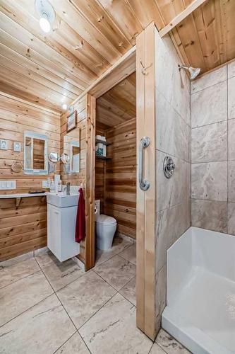 3910 46 Street, Ponoka, AB - Indoor Photo Showing Bathroom