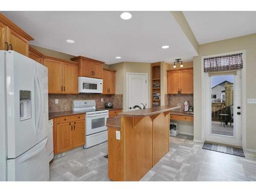 4411 58 Street Close, Rocky Mountain House, AB - Indoor Photo Showing Bathroom