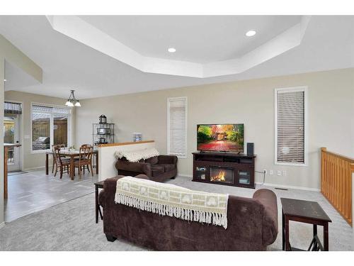 4411 58 Street Close, Rocky Mountain House, AB - Indoor Photo Showing Living Room
