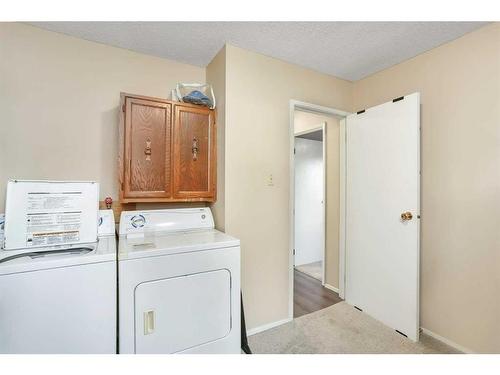 219 Overdown, Red Deer, AB - Indoor Photo Showing Laundry Room