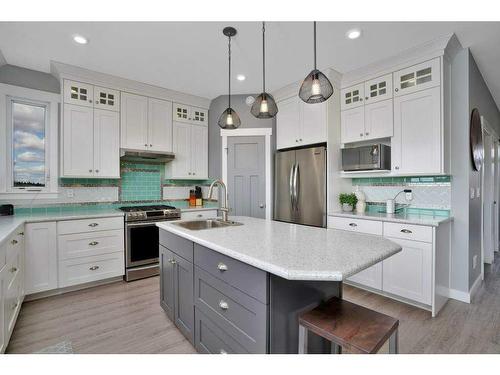 9-420060 Range Road 261, Rural Ponoka County, AB - Indoor Photo Showing Kitchen With Upgraded Kitchen