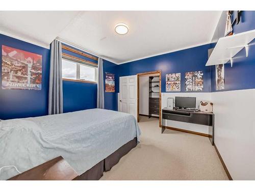 435004-Range Road 283, Rimbey, AB - Indoor Photo Showing Bedroom